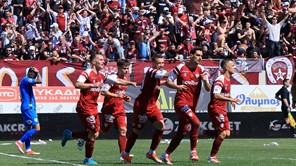 ΑΕΛ – ΠΑΣ Γιάννινα 5-0: Πάρτι ανόδου για τους "βυσσινί" 